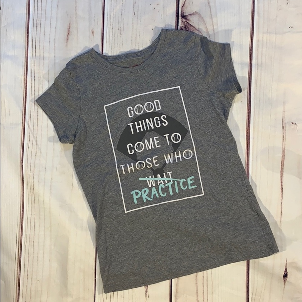 Gray tee shirt